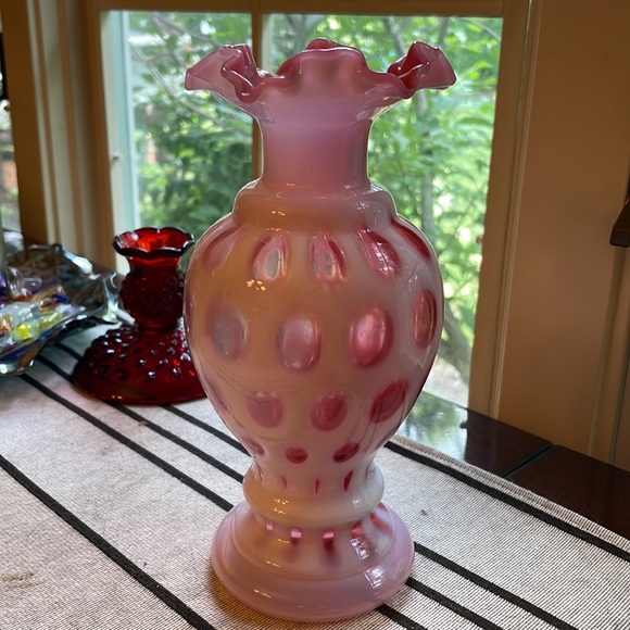 Vintage Fenton cranberry opalescent coin dot spot ruffled top vase, stunning! - Picture 2 of 13